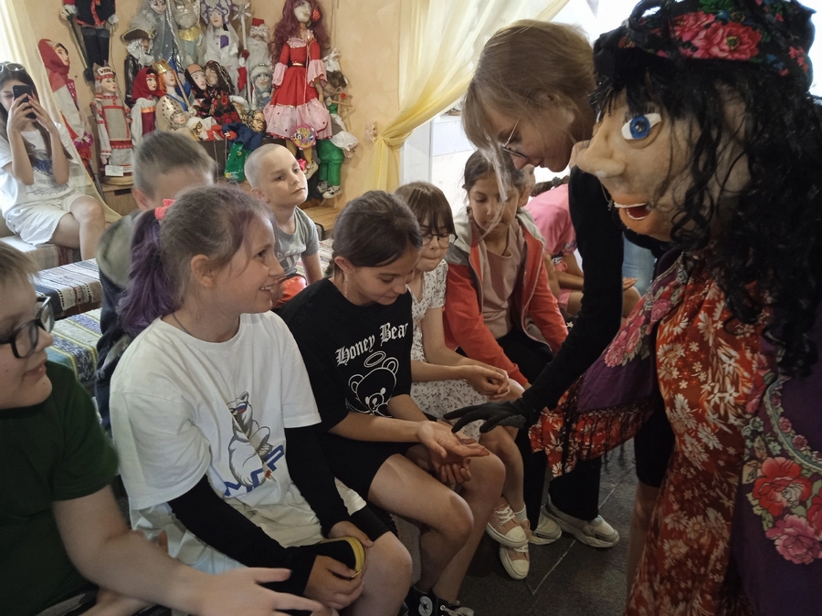 Read more about the article Дом кукол снова встретил гостей из посёлка Лев-Толстой.
