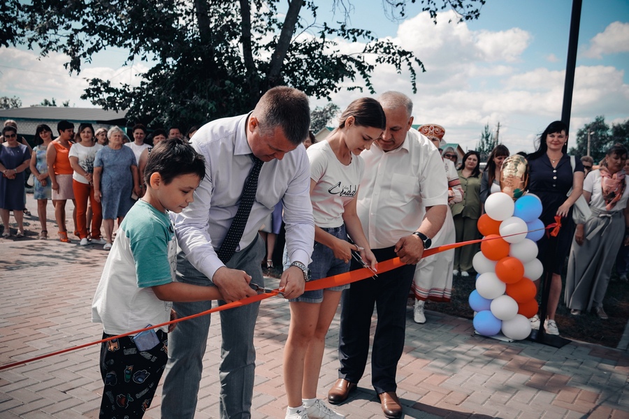 Read more about the article Открытие сквера в селе Юсово (Источник: ТРК «Липецкое время»)