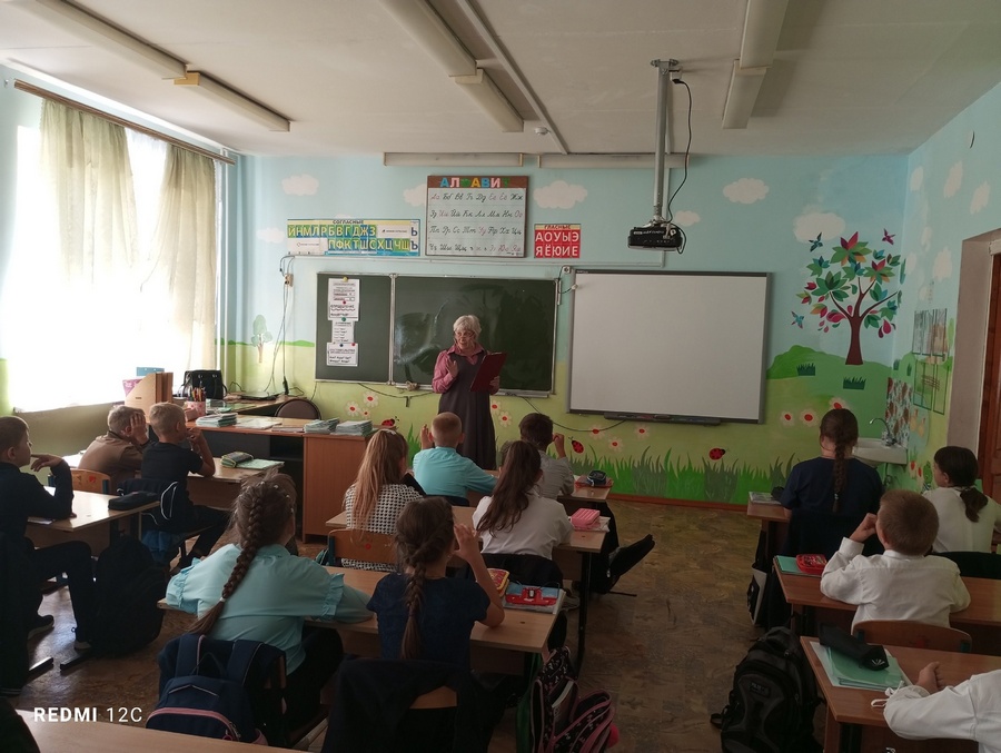 Read more about the article Литературное путешествие «Здравствуй к знаниям дорога!»